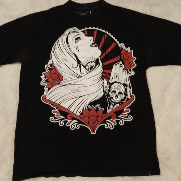 Fatale Other - Fatal mens graphic tshirt large
